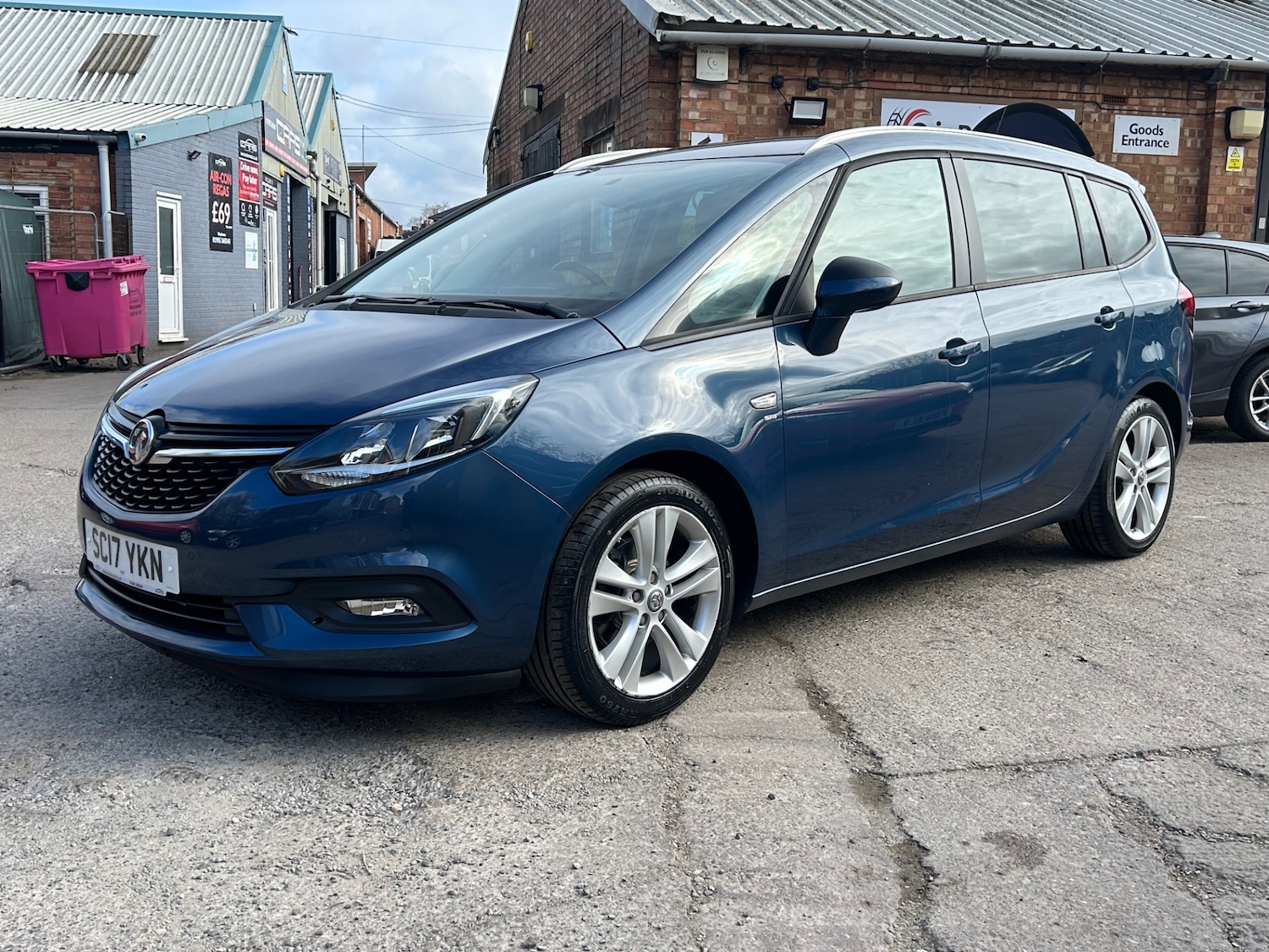 Used Vauxhall Zafira 2017 for sale - 78122759: Photo 3