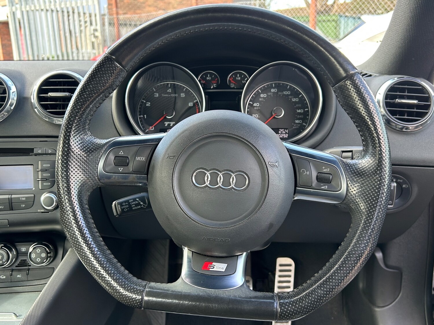 Used Audi TT 2010 for sale - 77707356: Photo 25