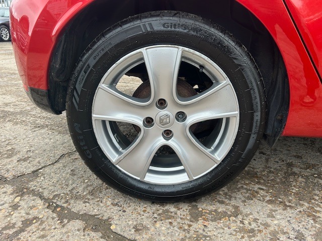 Used Renault Clio 2013 for sale - 77490829: Photo 9