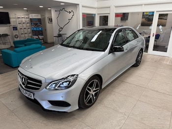 Used Mercedes-Benz E Class 2015 for sale - 79265467: Photo
