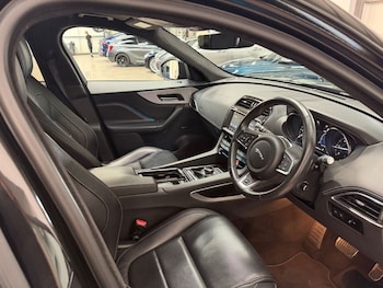 Used Jaguar F-Pace 2020 for sale - 79562702: Photo