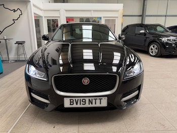 Used Jaguar XF 2019 for sale - 79265449: Photo