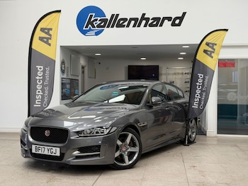 Used Jaguar XE 2017 for sale - 79313522: Photo