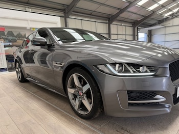 Used Jaguar XE 2017 for sale - 79313522: Photo