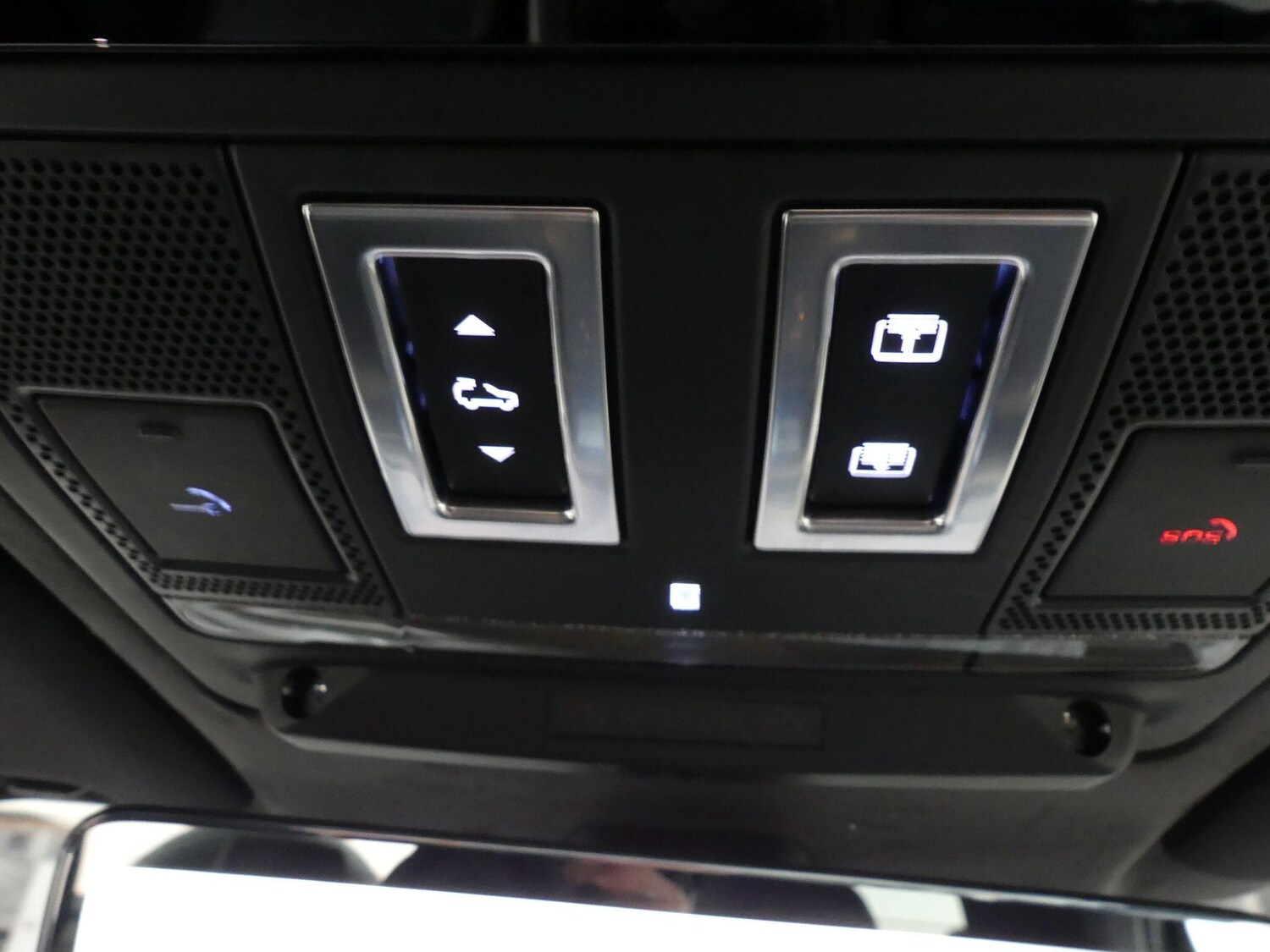 Used Land Rover Defender 110 for sale - 77908503: Photo 11