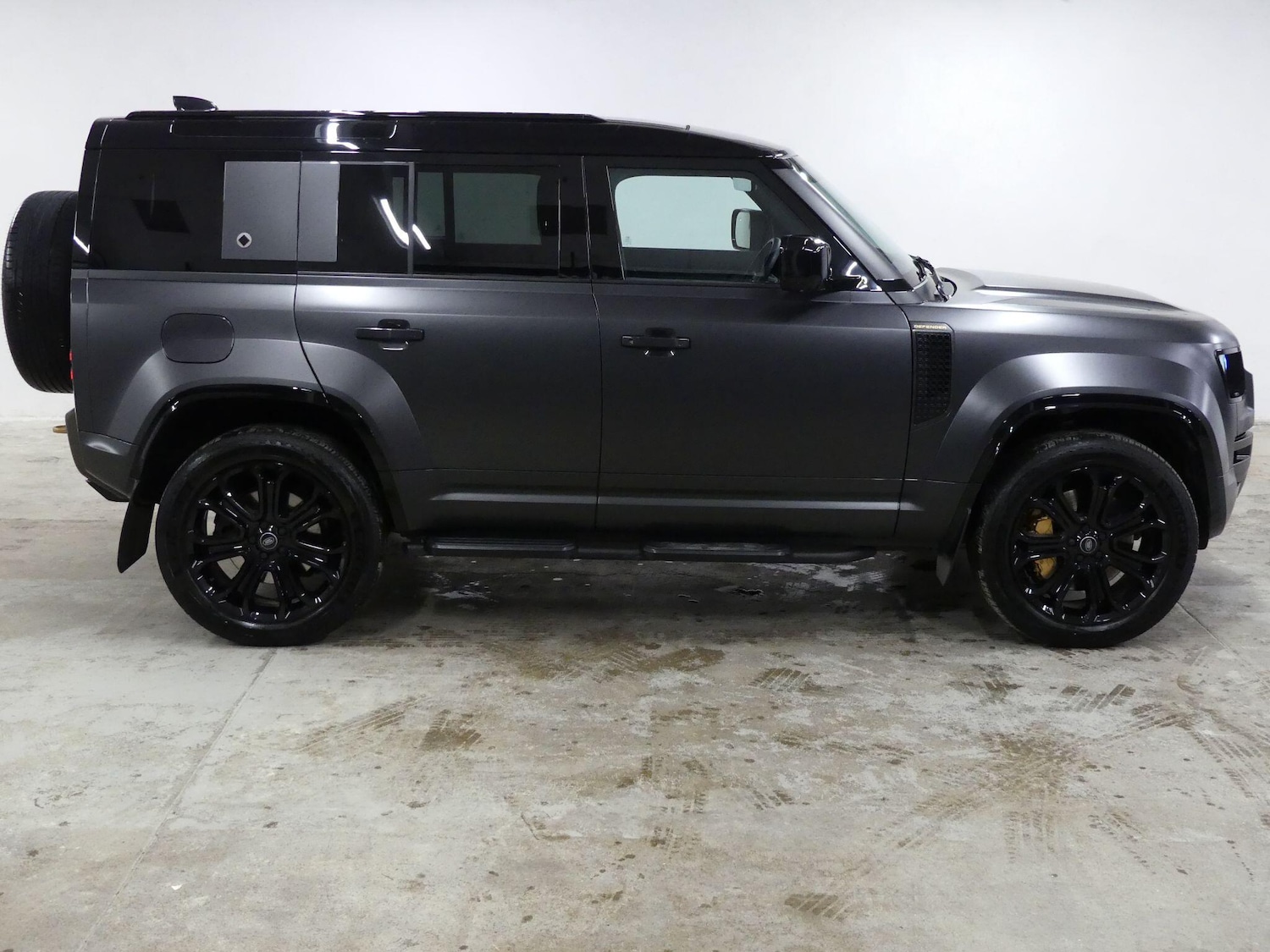 Used Land Rover Defender 110 for sale - 77908503: Photo 4