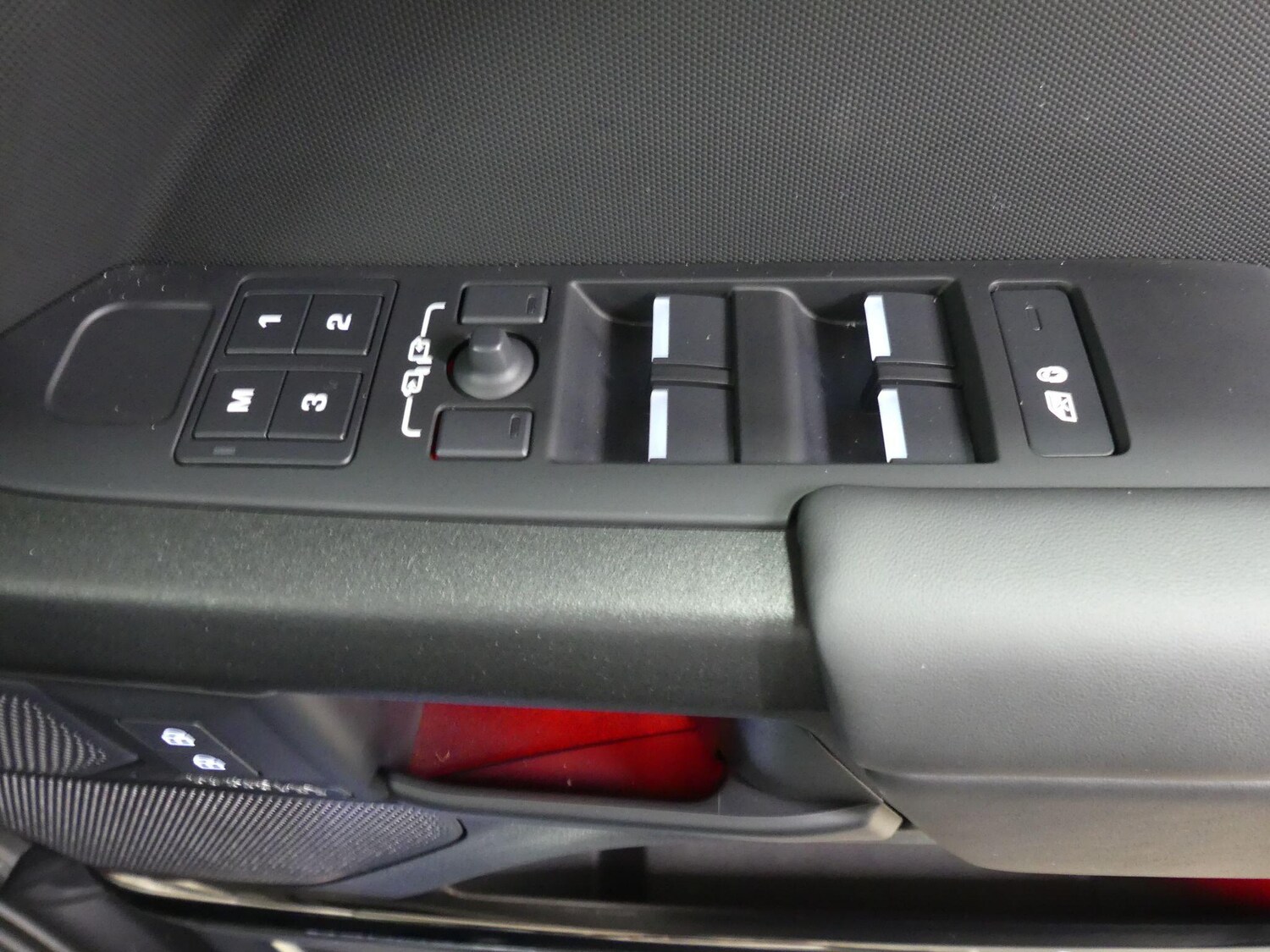 Used Land Rover Defender 110 for sale - 77908503: Photo 43