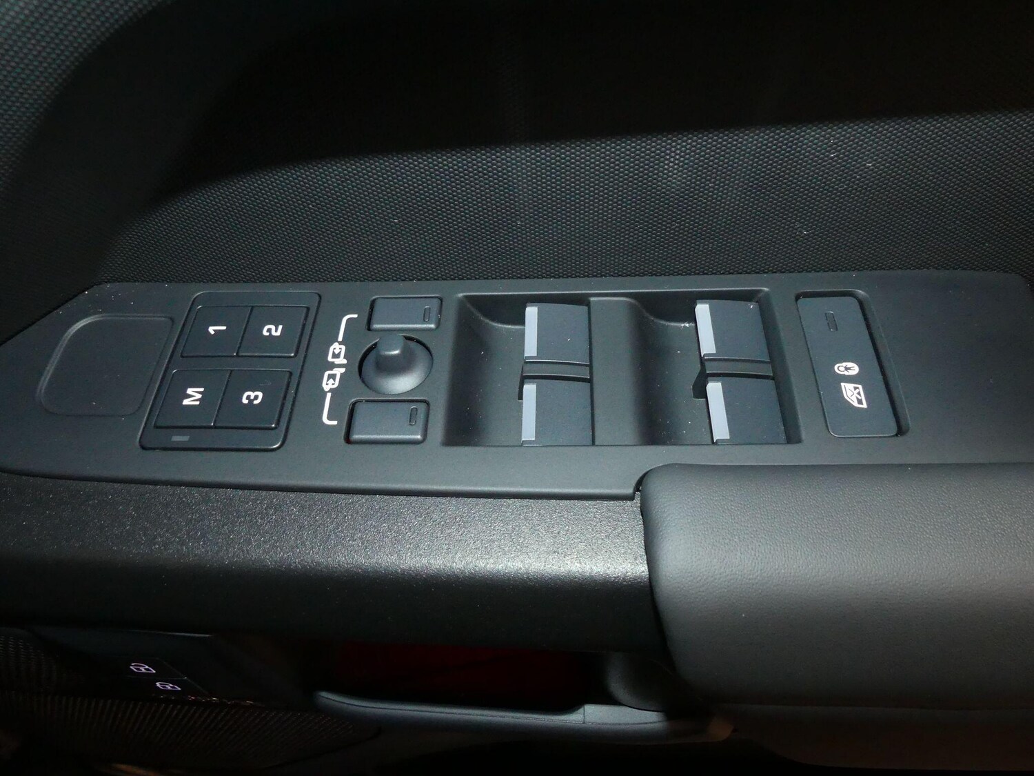 Used Land Rover Defender 110 for sale - 77908503: Photo 44