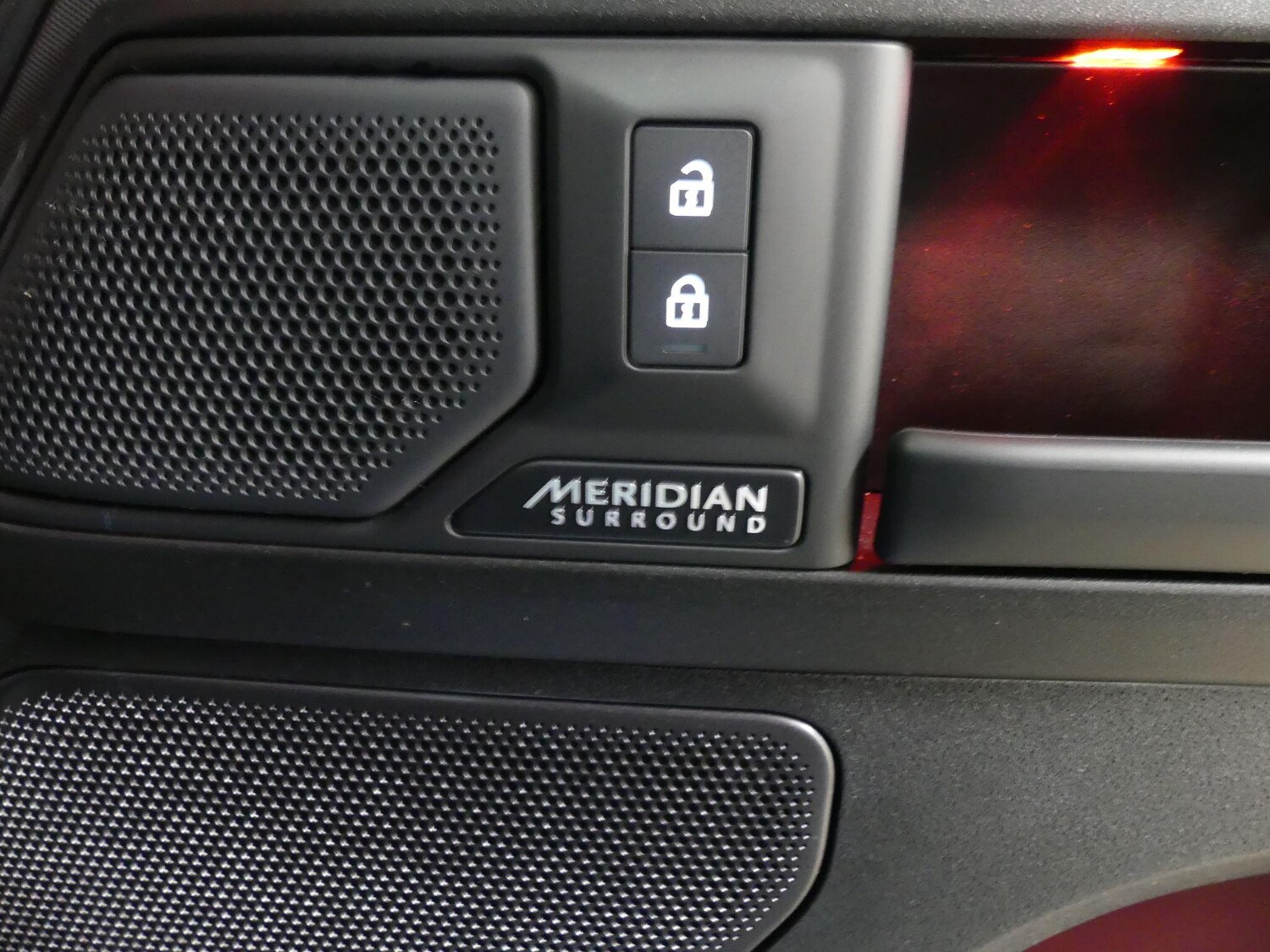 Used Land Rover Defender 110 for sale - 77908503: Photo 45