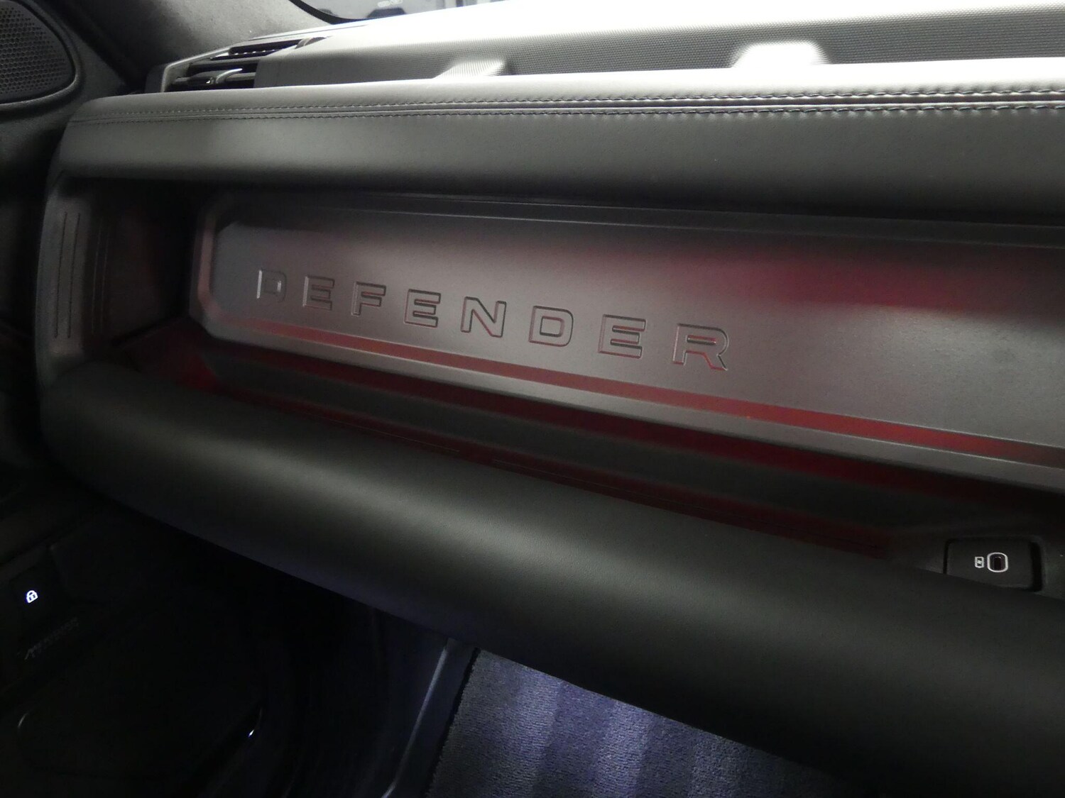 Used Land Rover Defender 110 for sale - 77908503: Photo 47