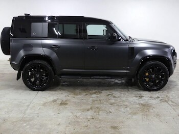 Used Land Rover Defender 110 2025 for sale - 77908503: Photo