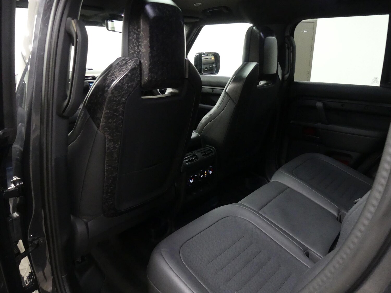 Used Land Rover Defender 110 for sale - 77908503: Photo 52