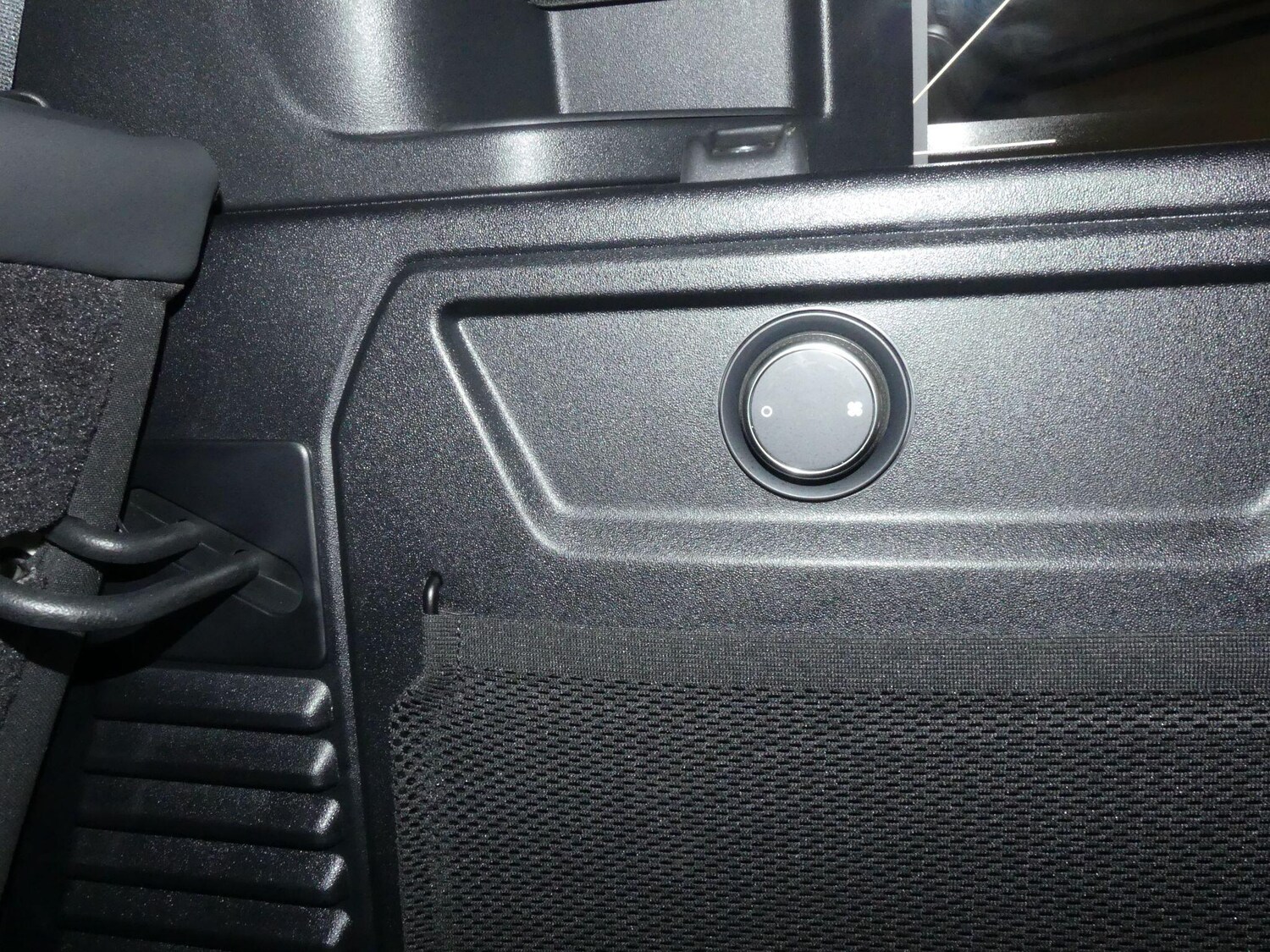 Used Land Rover Defender 110 for sale - 77908503: Photo 56