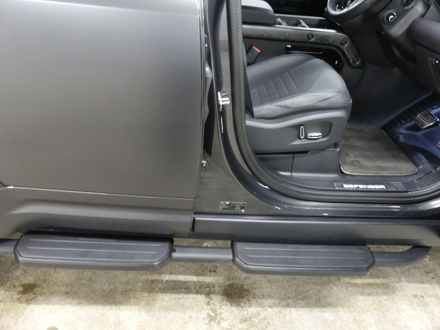 Used Land Rover Defender 110 for sale - 77908503: Photo 67