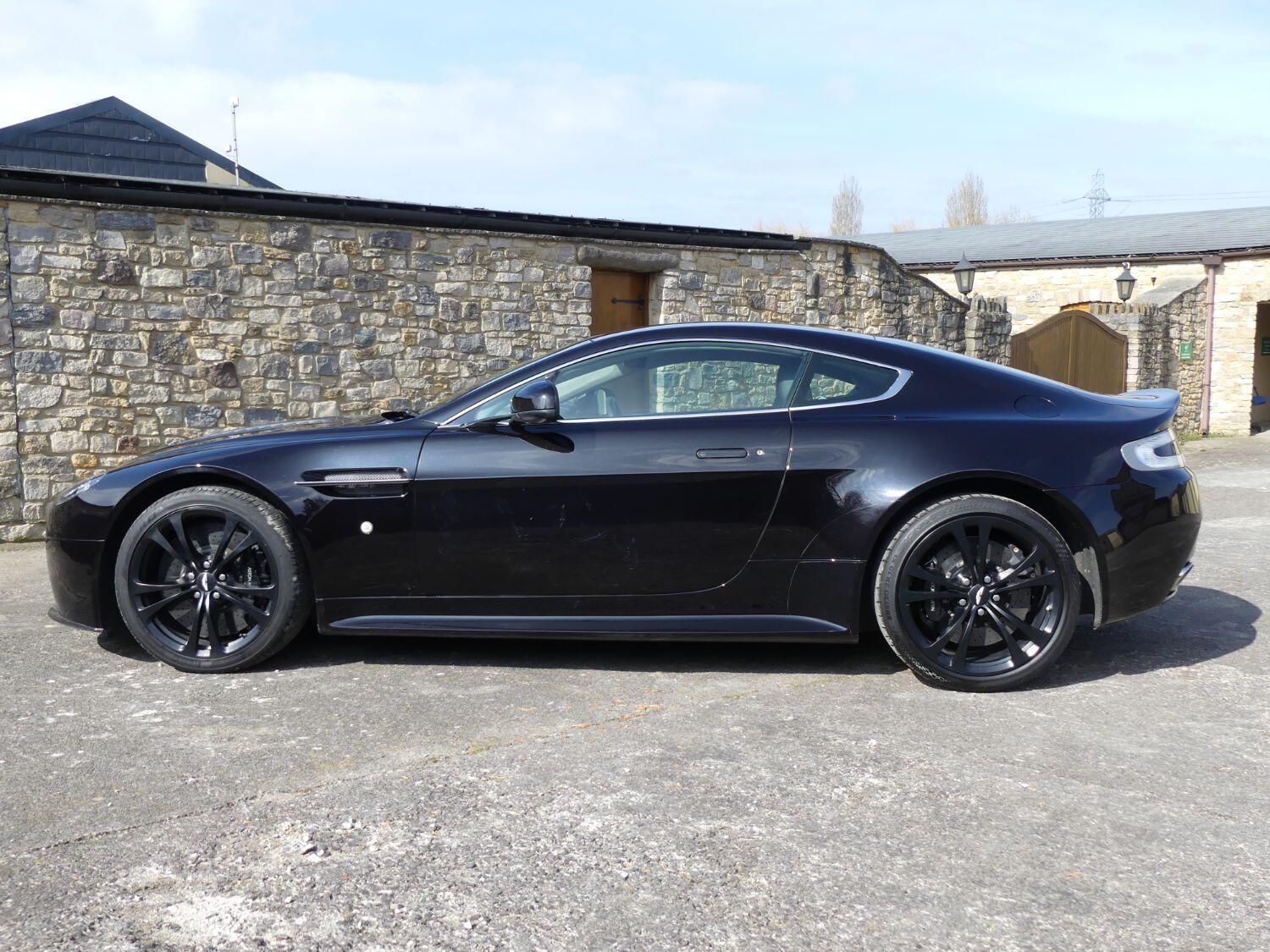 Used Aston Martin Vantage 2013 for sale - 76762809: Photo 11