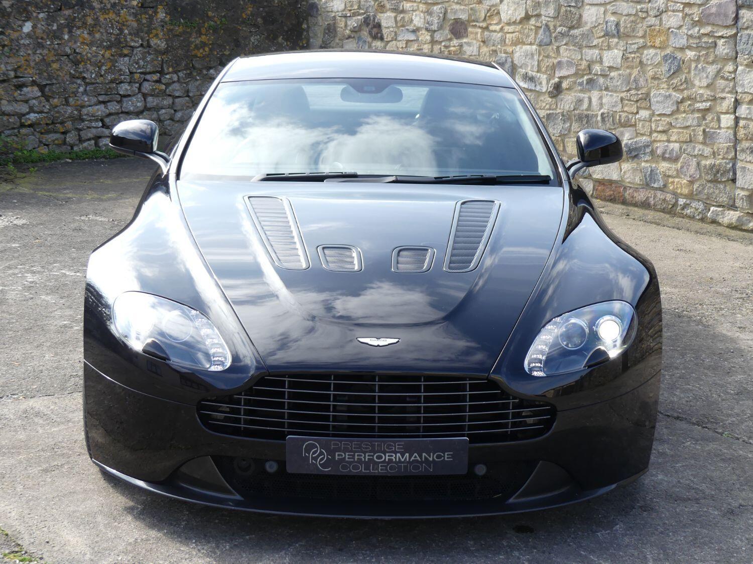Used Aston Martin Vantage 2013 for sale - 76762809: Photo 18