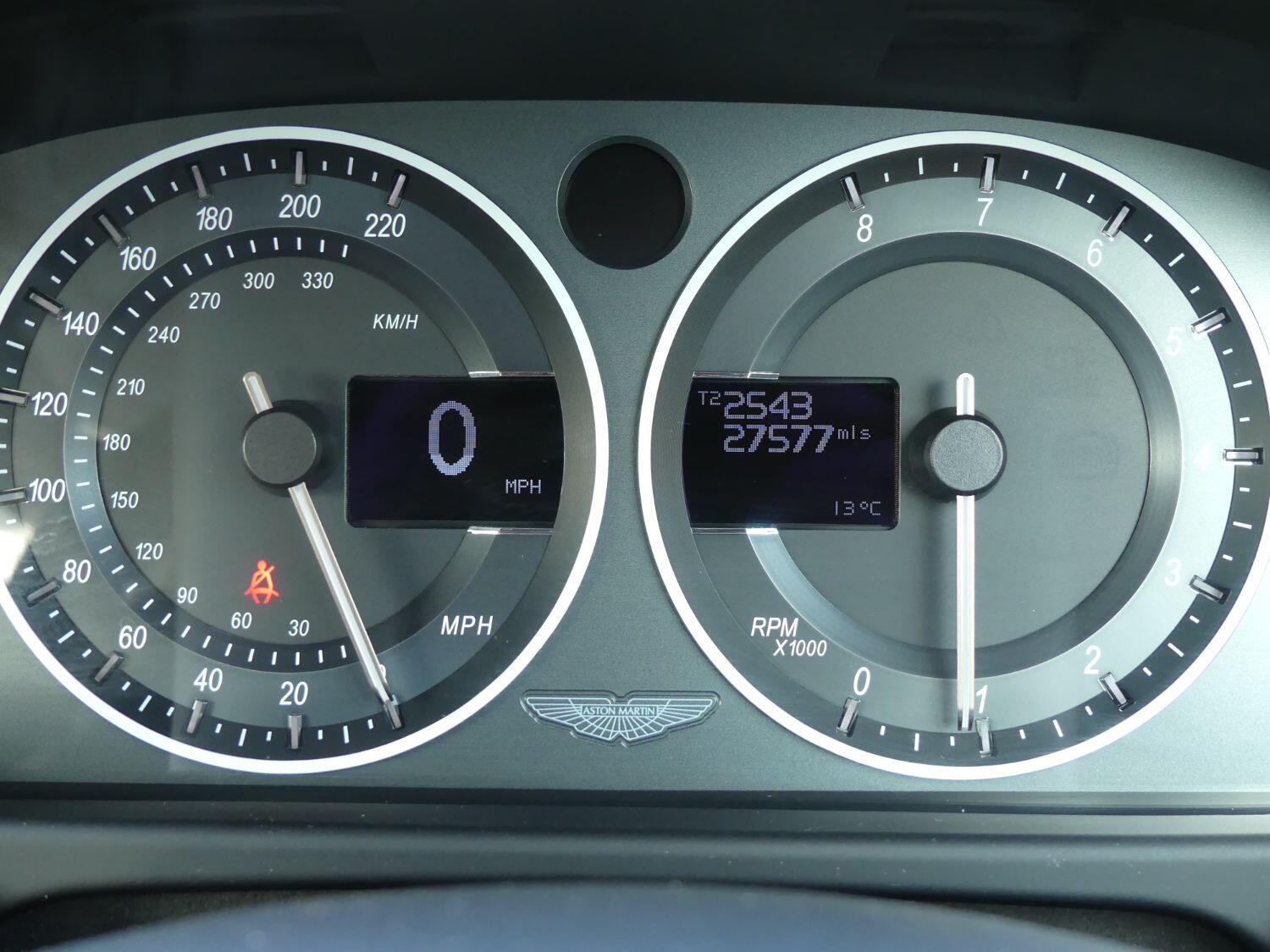 Used Aston Martin Vantage 2013 for sale - 76762809: Photo 24