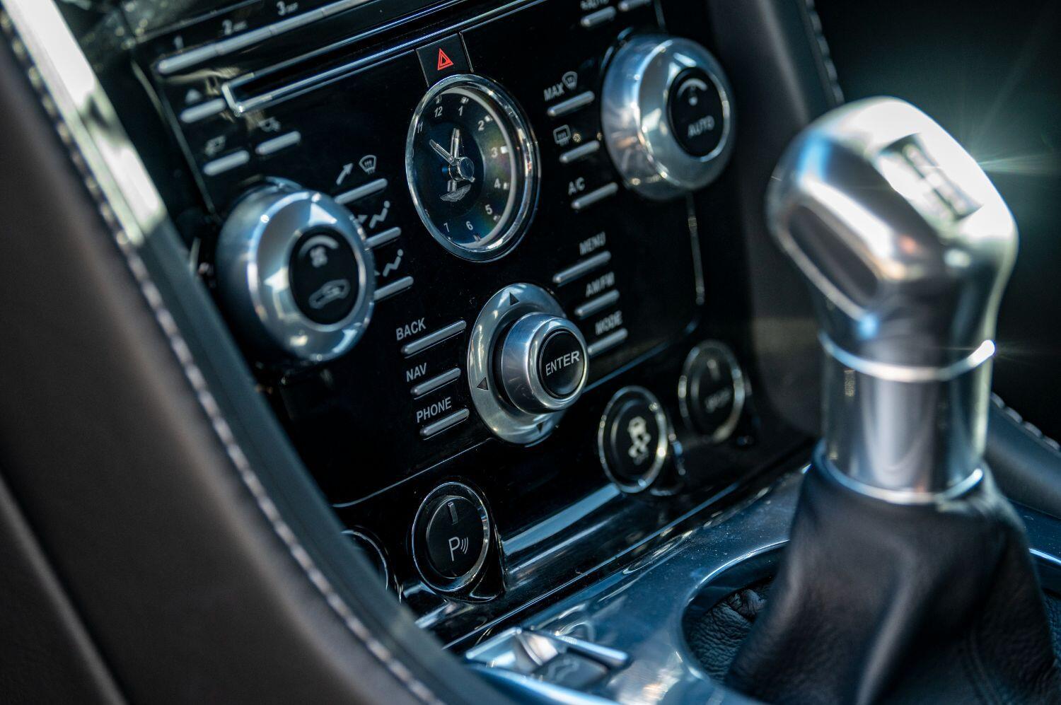 Used Aston Martin Vantage 2013 for sale - 76762809: Photo 27