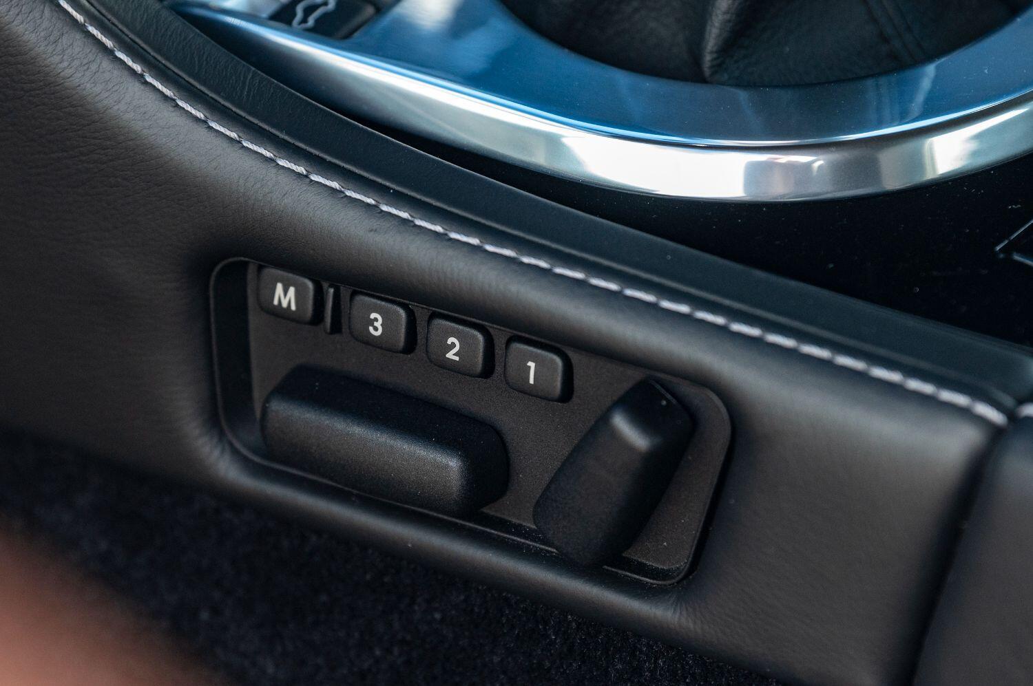 Used Aston Martin Vantage 2013 for sale - 76762809: Photo 43