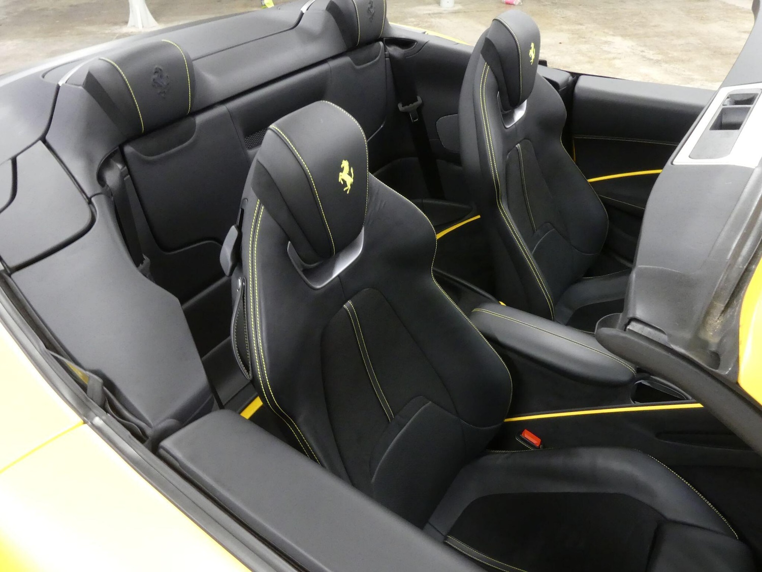 Used Ferrari Roma 2024 for sale - 77853674: Photo 2