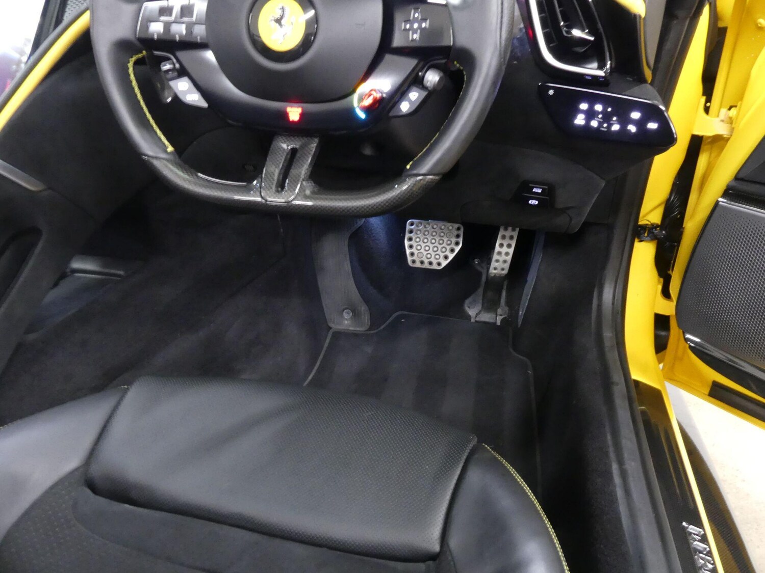 Used Ferrari Roma 2024 for sale - 77853674: Photo 28