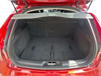 Used Volvo V40 2017 for sale - 76372146: Photo