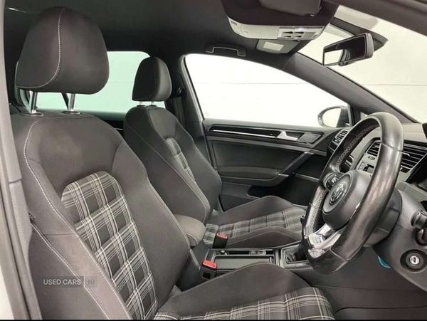 Used Volkswagen Golf 2014 for sale - 76850800: Photo 12