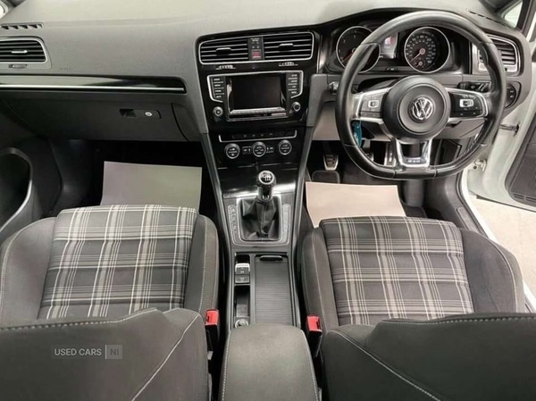 Used Volkswagen Golf 2014 for sale - 76850800: Photo 14