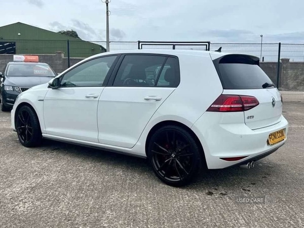 Used Volkswagen Golf 2014 for sale - 76850800: Photo 9