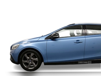 Used Volvo V40 2016 for sale - 76574044: Photo