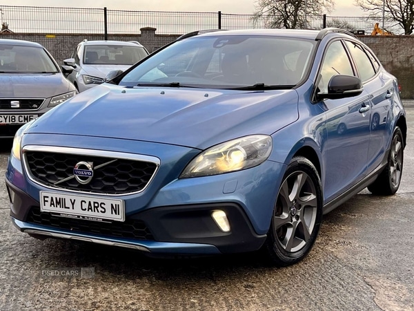 Used Volvo V40 2016 for sale - 76850725: Photo 2