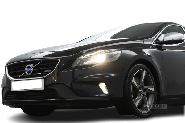 Used Volvo V40 2014 for sale - 76248280: Photo 2