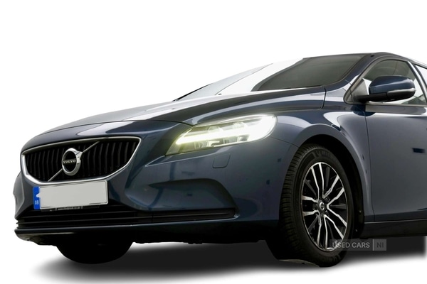 Used Volvo V40 2016 for sale - 76002879: Photo 2