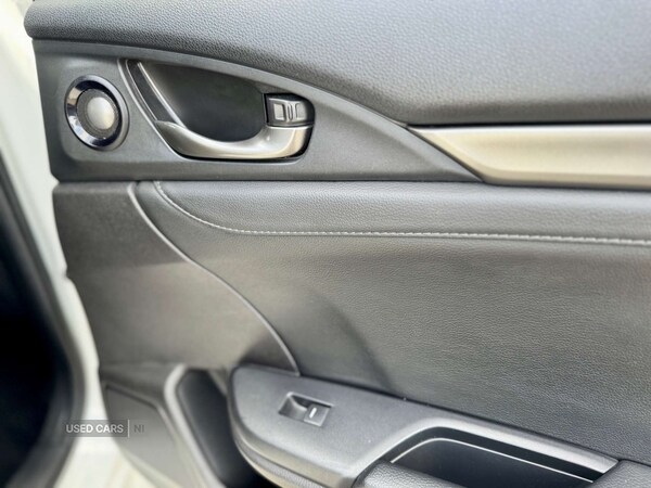 Used Honda Civic 2017 for sale - 77456890: Photo 48