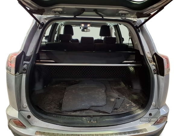 Used Toyota RAV4 2017 for sale - 76850738: Photo 9