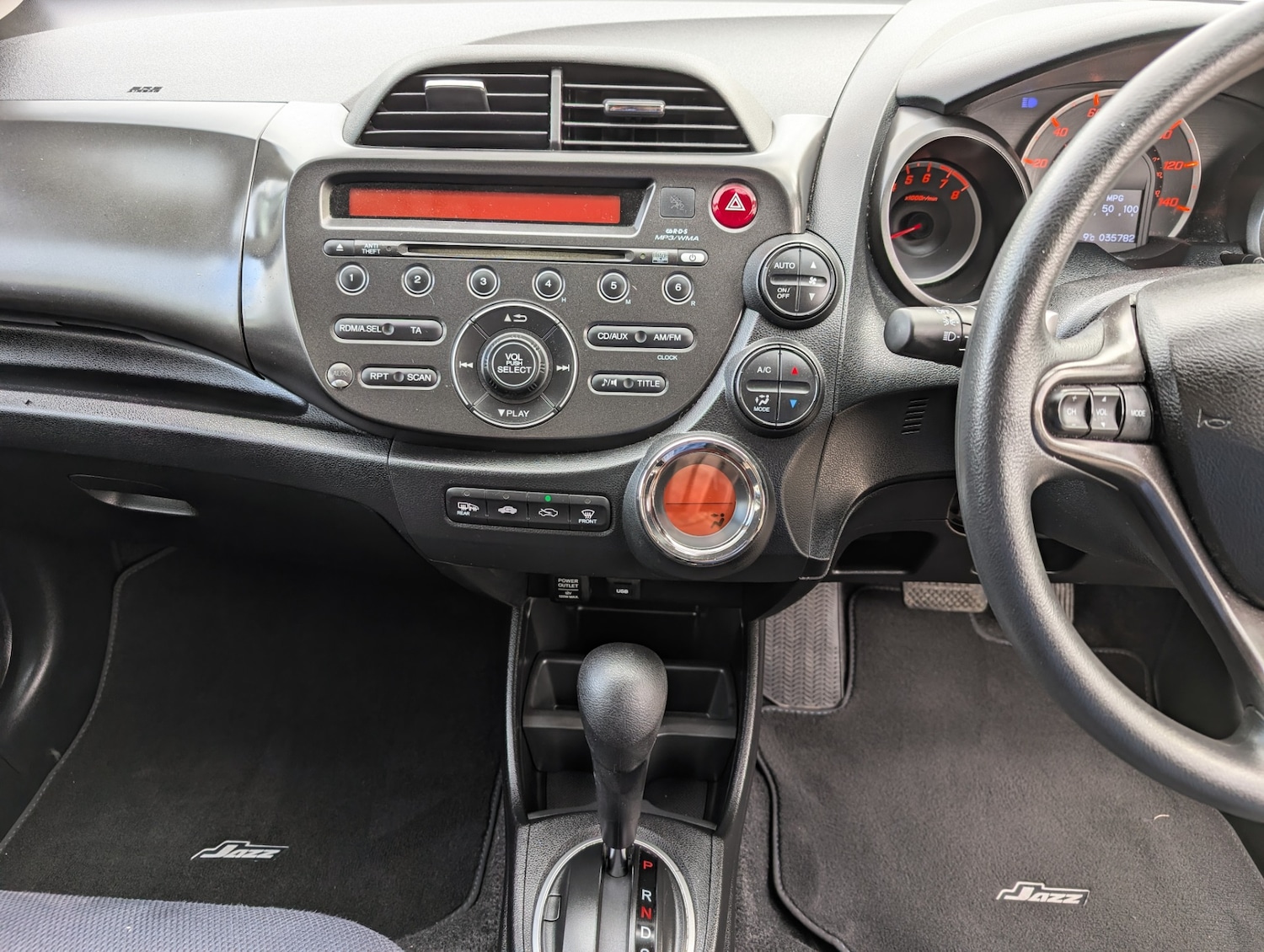 Used Honda Jazz 2011 for sale - 77963737: Photo 10