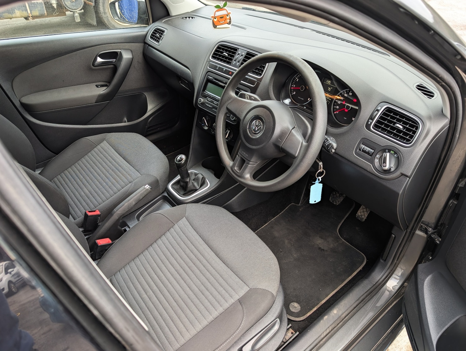 Used Volkswagen Polo 2011 for sale - 77963766: Photo 6