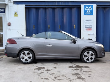 Used Renault Megane 2019 for sale - 77963779: Photo