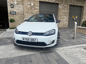 Used Volkswagen Golf 2017 for sale - 79114788: Photo