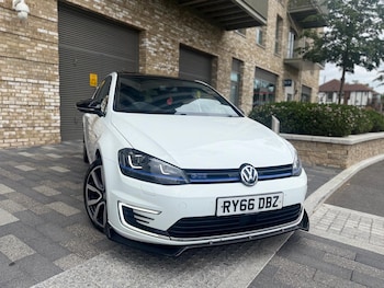 Used Volkswagen Golf 2017 for sale - 79114788: Photo