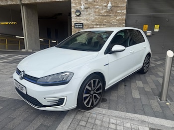 Used Volkswagen Golf 2016 for sale - 78474900: Photo