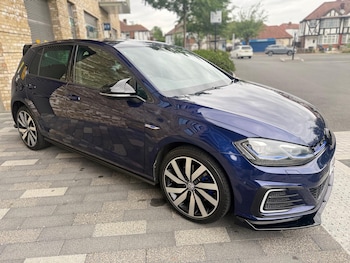 Used Volkswagen Golf 2018 for sale - 78833560: Photo