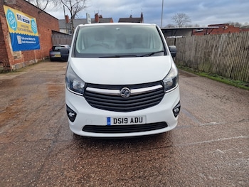 Vauxhall Vivaro feature image