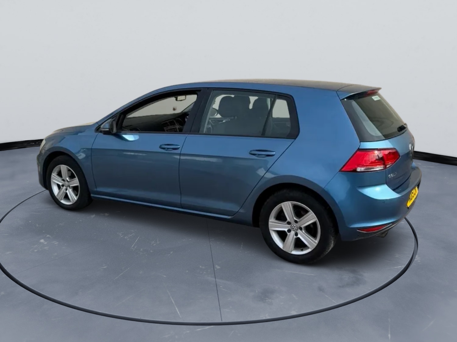 Used Volkswagen Golf 2015 for sale - 77890198: Photo 2