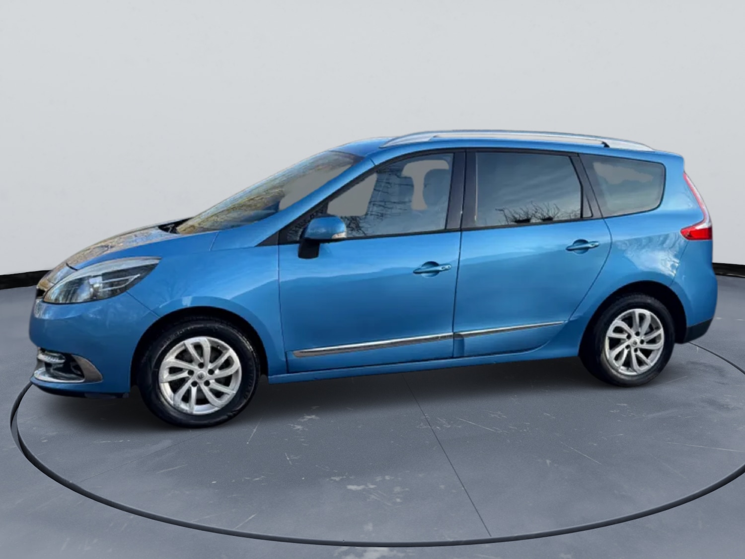 Used Renault Grand Scenic 2015 for sale - 77268178: Photo 4