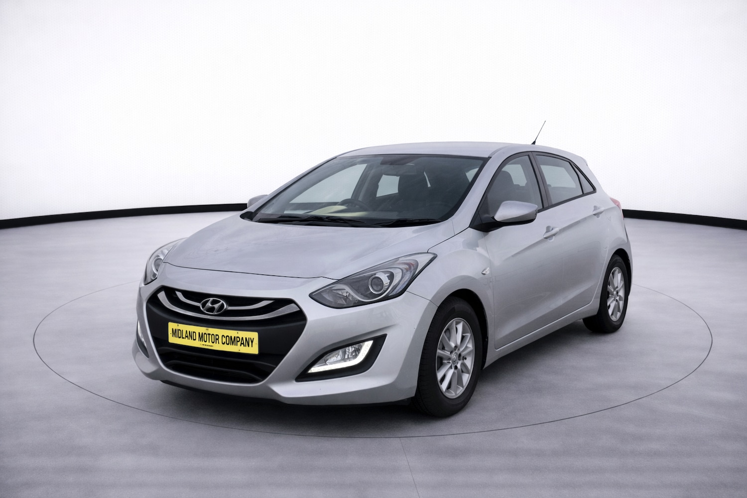 Used Hyundai i30 2013 for sale - 77268305: Photo 2