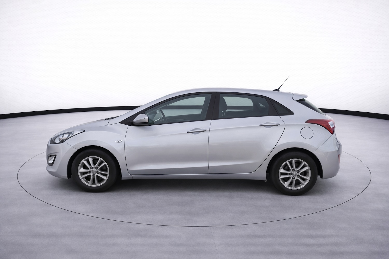 Used Hyundai i30 2013 for sale - 77268305: Photo 3