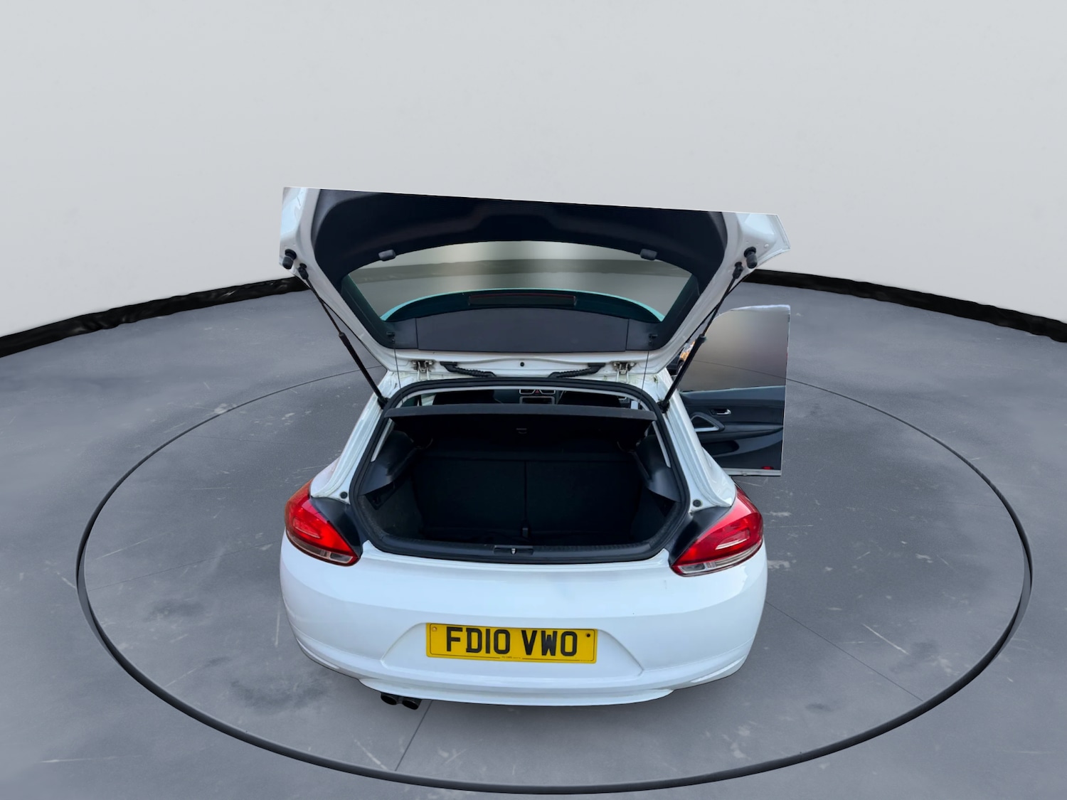 Used Volkswagen Scirocco 2010 for sale - 77266540: Photo 11