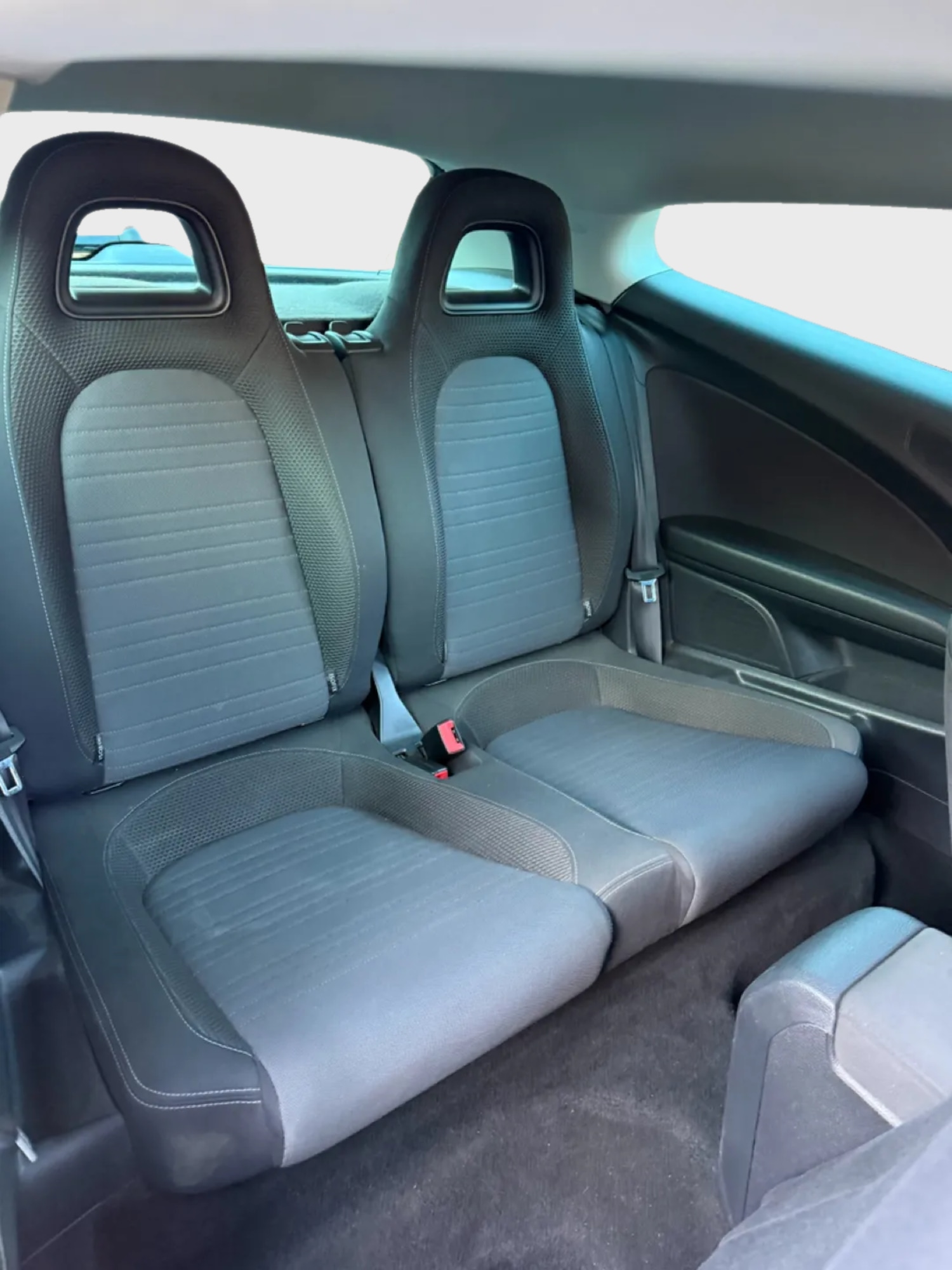 Used Volkswagen Scirocco 2010 for sale - 77266540: Photo 12