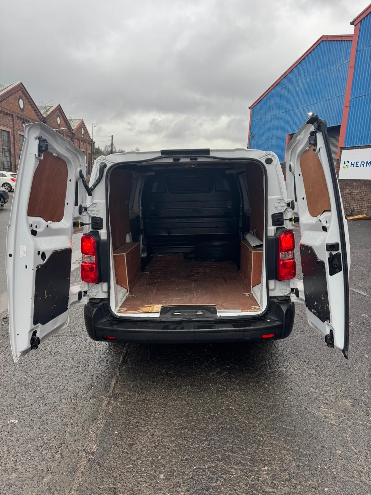 Used Vauxhall Vivaro 2022 for sale - 77300352: Photo 3